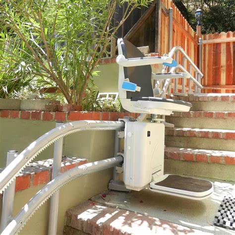 Los-Angeles Handicare 2000 outdoor chairlift